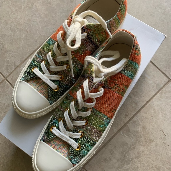 CONVERSE CHUCK TAYLOR. One-of-a-kind. Custom-designed. - Picture 2 of 13